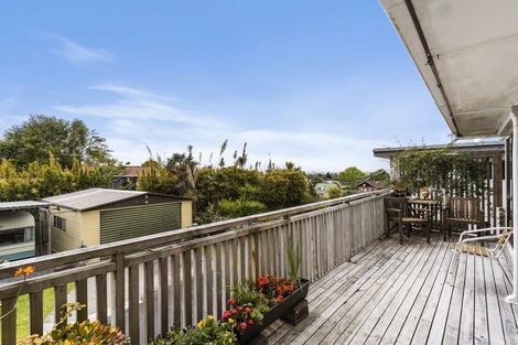 Photo of property in 96 Colwill Road, Massey, Auckland, 0614