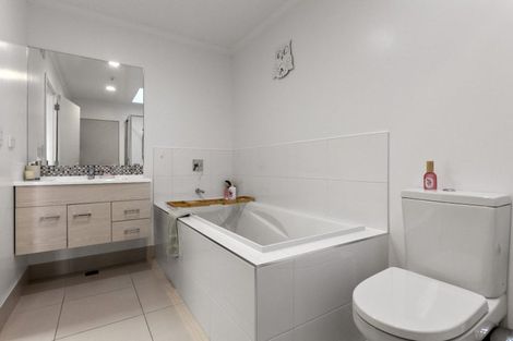 Photo of property in 2a Harakeke Road, Hobsonville, Auckland, 0618