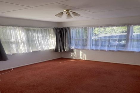 Photo of property in 87 Stewart Drive, Newlands, Wellington, 6037