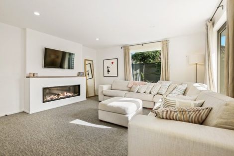 Photo of property in 34 Aikmans Road, Merivale, Christchurch, 8014