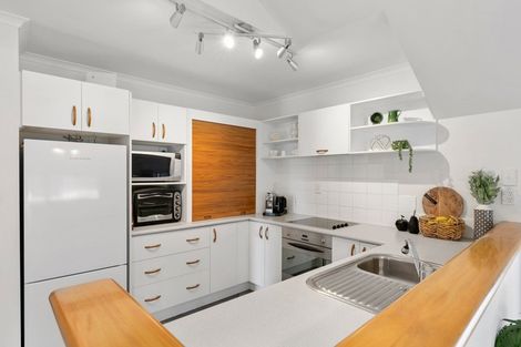 Photo of property in 210 Ngatai Road, Otumoetai, Tauranga, 3110