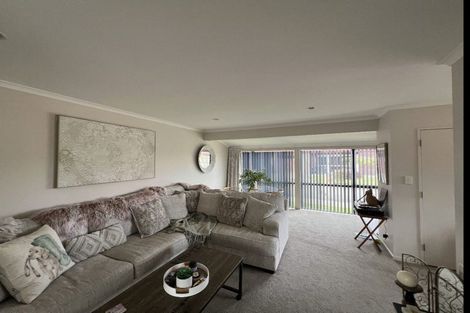 Photo of property in Rangeview Villas, 4/9 Fuller Close, Levin, 5510