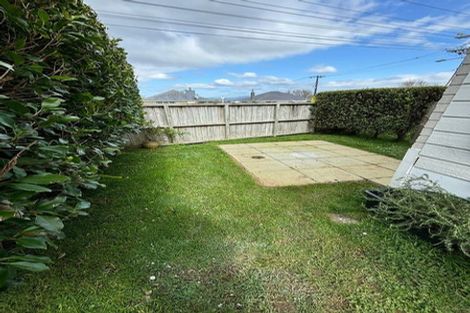 Photo of property in 5 Strid Road, Te Atatu South, Auckland, 0610