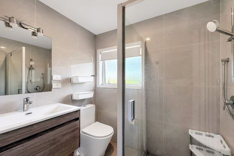 Photo of property in 118b Hepburn Road, Glendene, Auckland, 0602