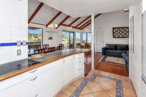 Photo of property in 8 Titore Way, Russell, 0202
