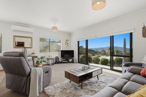 Photo of property in 10 Cable Bay Block Road, Cable Bay, 0420