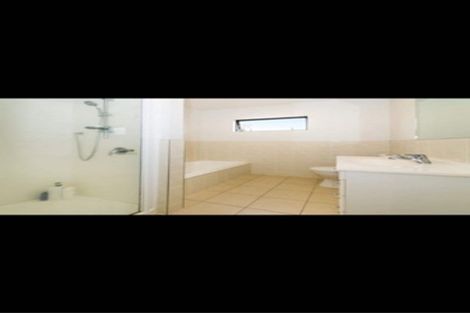 Photo of property in 25/22 Northcross Drive, Oteha, Auckland, 0632