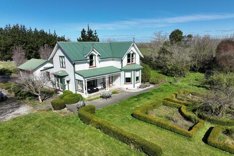 Photo of property in 74 Riverbank Road, Inch Clutha, Kaitangata, 9281