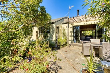 Photo of property in 2 Ritchie Place, Havelock North, 4130