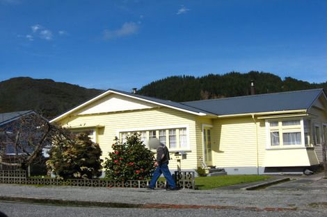 Photo of property in 49 Shiel Street, Reefton, 7830