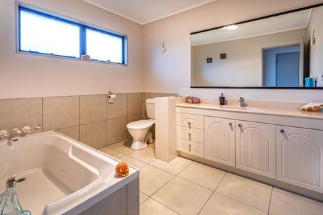 Photo of property in 54b Kon Tiki Road, Whiritoa, Whangamata, 3691