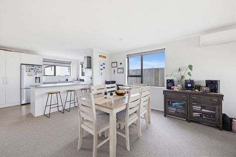 Photo of property in 15 Discovery Place, Marfell, New Plymouth, 4310