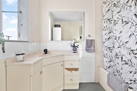 Photo of property in 65 Clayburn Road, Glen Eden, Auckland, 0602