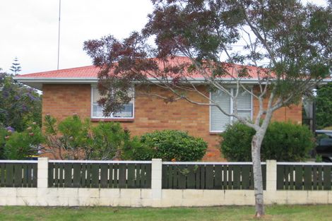 Photo of property in 3/12 Rimu Street, New Lynn, Auckland, 0600