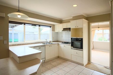 Photo of property in 65 Bob Charles Drive, Golflands, Auckland, 2013