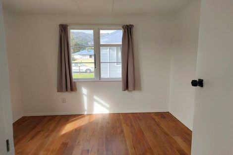Photo of property in 382 George Street, Stokes Valley, Lower Hutt, 5019