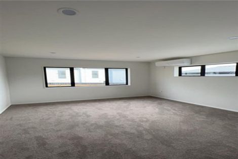 Photo of property in 20b Pipitea Place, Massey, Auckland, 0614