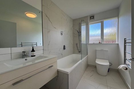 Photo of property in 40 Richards Avenue, Forrest Hill, Auckland, 0620