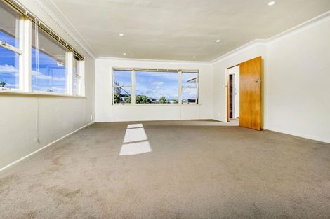 Photo of property in 9 Selwyn Crescent, Forrest Hill, Auckland, 0620