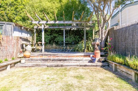 Photo of property in 28 Queen Street, Mount Victoria, Wellington, 6011