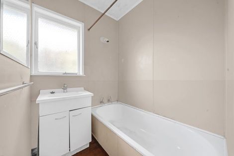 Photo of property in 2/62 Great South Road, Papakura, 2110
