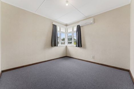 Photo of property in 34 Pahiatua Street, Hokowhitu, Palmerston North, 4410
