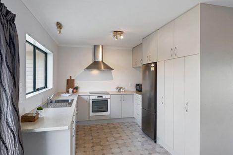 Photo of property in 6 Waihurihia Street, Otaki, 5512