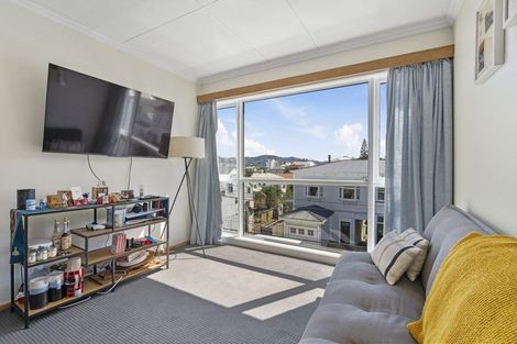Photo of property in Victoria Court, 10/4u Queen Street, Mount Victoria, Wellington, 6011