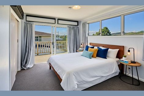 Photo of property in 17 Rembrandt Avenue, Tawa, Wellington, 5028