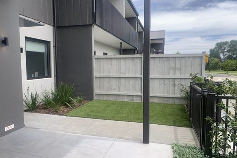Photo of property in 2/18 Paraone Crescent, Takanini, 2112