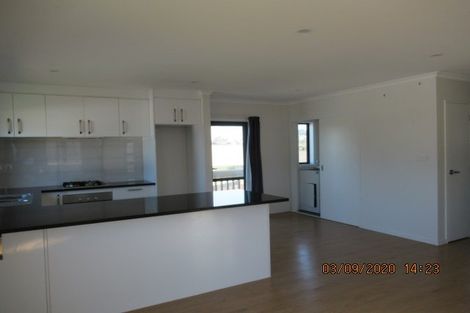 Photo of property in 25 Glenbervie Crescent, Massey, Auckland, 0614