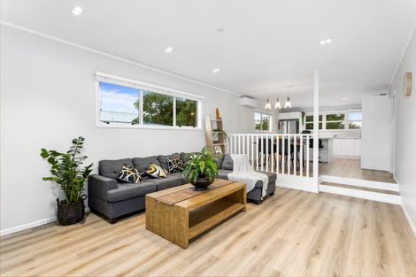 Photo of property in 1 Japonica Drive, Beach Haven, Auckland, 0626