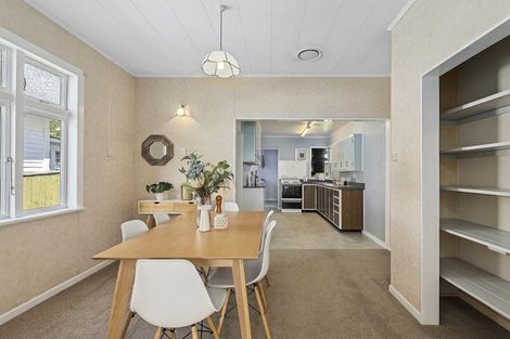 Photo of property in 33 Palm Avenue, Lyall Bay, Wellington, 6022