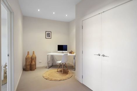 Photo of property in Quarterdeck, 3/4 Buller Street, New Plymouth, 4310