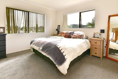 Photo of property in 1 Empressa Heights, Helensville, 0800