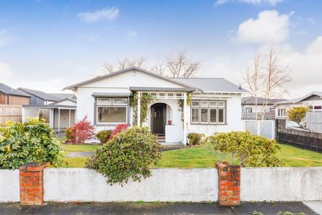 Photo of property in 19 Brightwater Terrace, Terrace End, Palmerston North, 4410