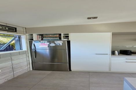 Photo of property in 28 Veale Road, Frankleigh Park, New Plymouth, 4310