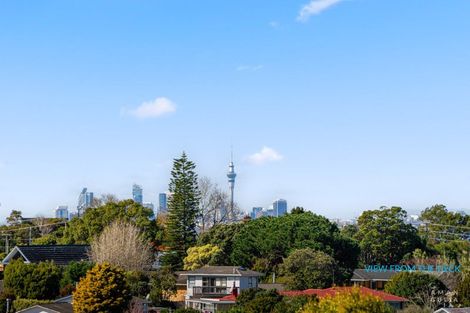 Photo of property in 207 Don Buck Road, Massey, Auckland, 0614