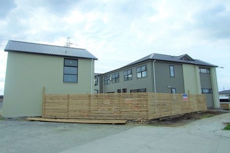 Photo of property in 2 Rere Close, Takanini, 2112