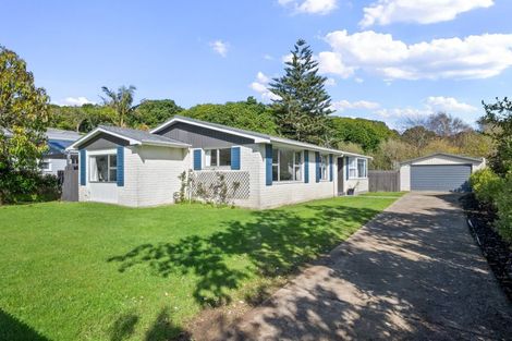 Photo of property in 18 Leybourne Avenue, Waikanae, 5036