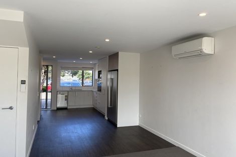Photo of property in 2u3 Stone Street, Miramar, Wellington, 6022