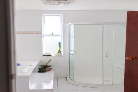 Photo of property in 4 Norton Place, Spotswood, New Plymouth, 4310