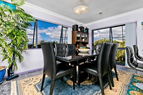 Photo of property in 5a Crompton Road, Massey, Auckland, 0614