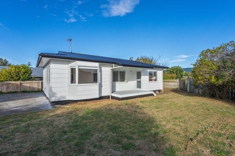 Photo of property in 4 Ross Grove, Paraparaumu, 5032