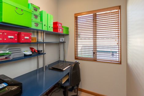 Photo of property in 3 Forbury Way, Taradale, Napier, 4112