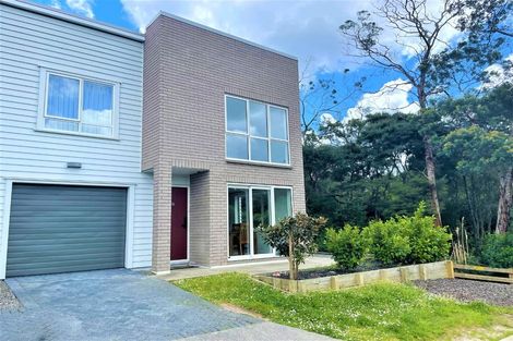 Photo of property in 15 Purei Lane, Massey, Auckland, 0614