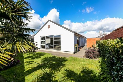 Photo of property in 2a Portland Drive, Highlands Park, New Plymouth, 4312