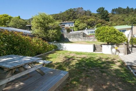 Photo of property in 2 Volkner Grove, Waterloo, Lower Hutt, 5011