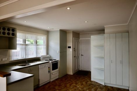 Photo of property in 80 Seymour Road, Sunnyvale, Auckland, 0612