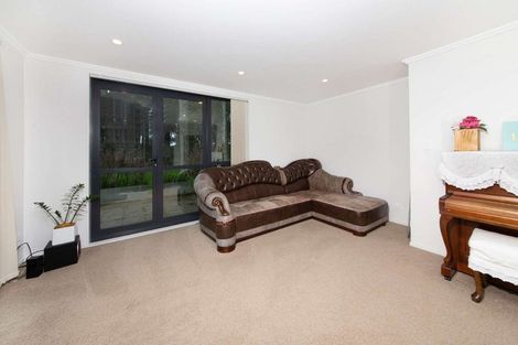 Photo of property in 9/182 Flat Bush School Road, Flat Bush, Auckland, 2019